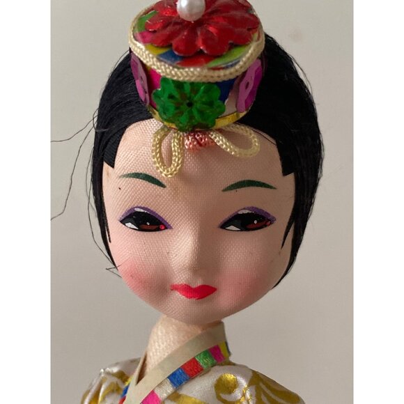 Korean Traditional Hanbok Doll With Fan - Exquisite Collectible In Vibrant Color - Picture 2 of 12